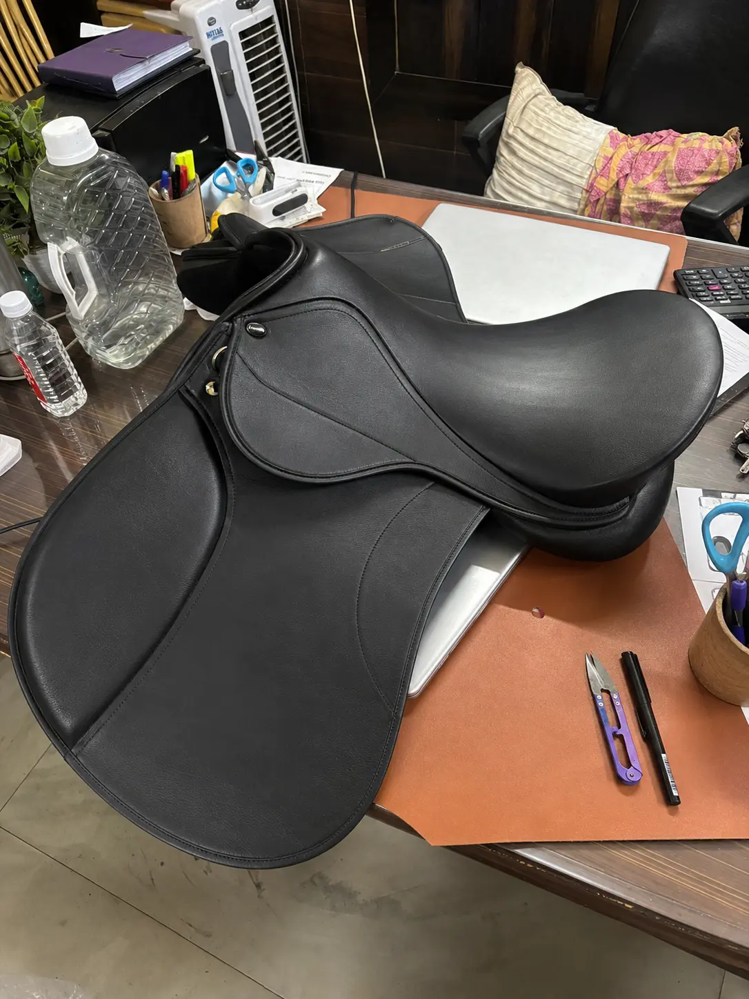 Black English saddle final inspection